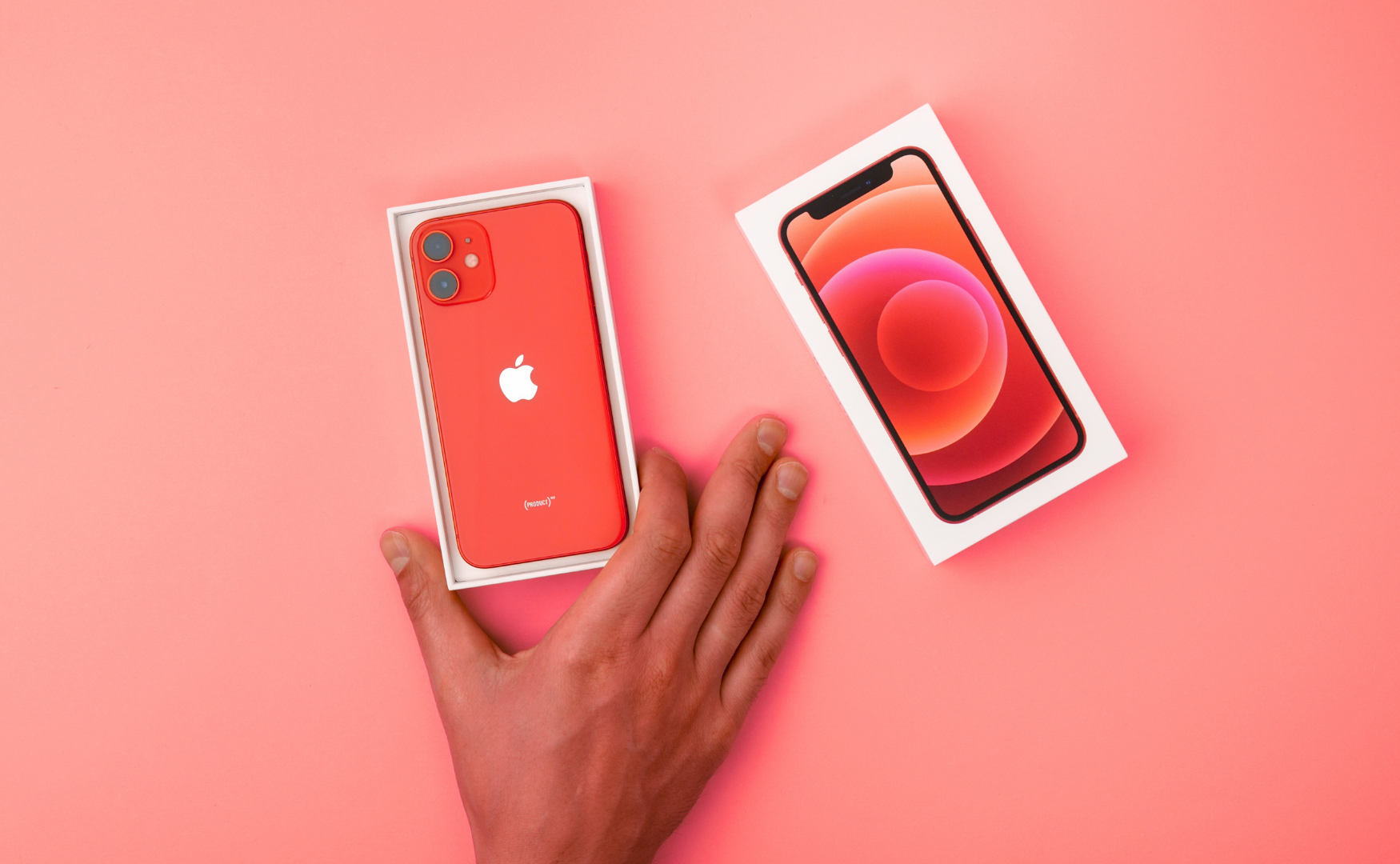 Iphone 12 colours: product (red)