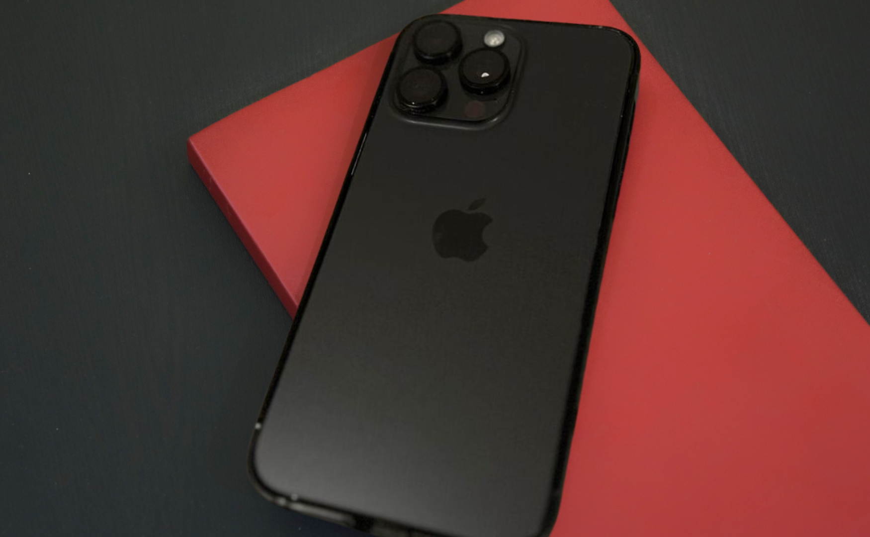 Iphone 15 Pro Colours: A Material-Driven Guide Iphone 15 pro max in black titanium