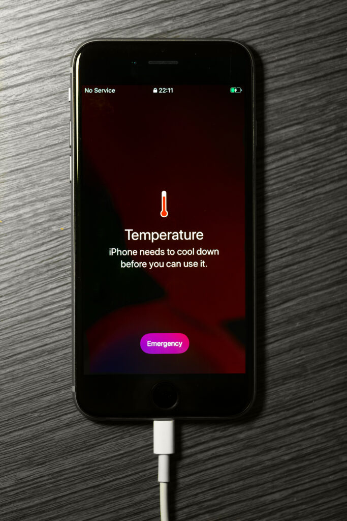 How To Maintain Your Phone: 6 Simple Tips! Iphone overheating