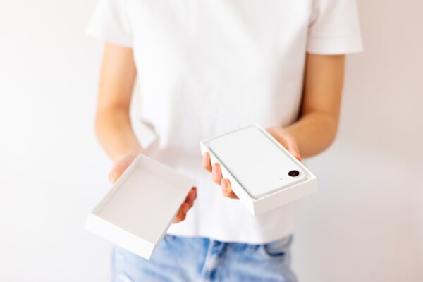 Delivery at the big phone store - fast, fair and flexible